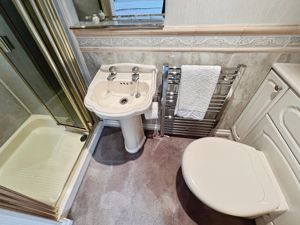 En suite- click for photo gallery